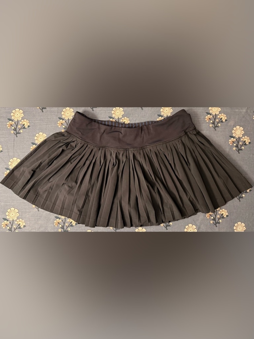 Lululemon Pleated Lined Tennis Skirt / Skort – Black – Women’s Size 8 – EUC
